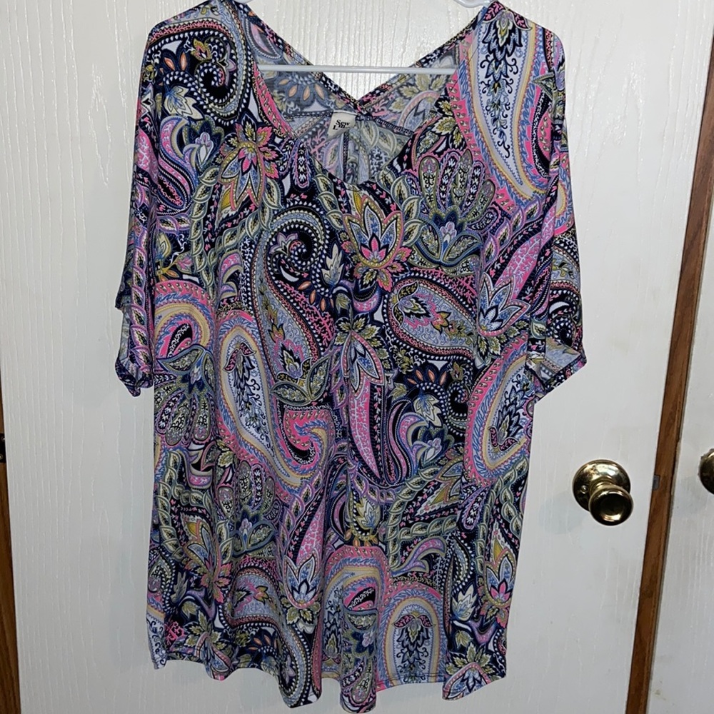 Ladies boutique top, size 2X.  New